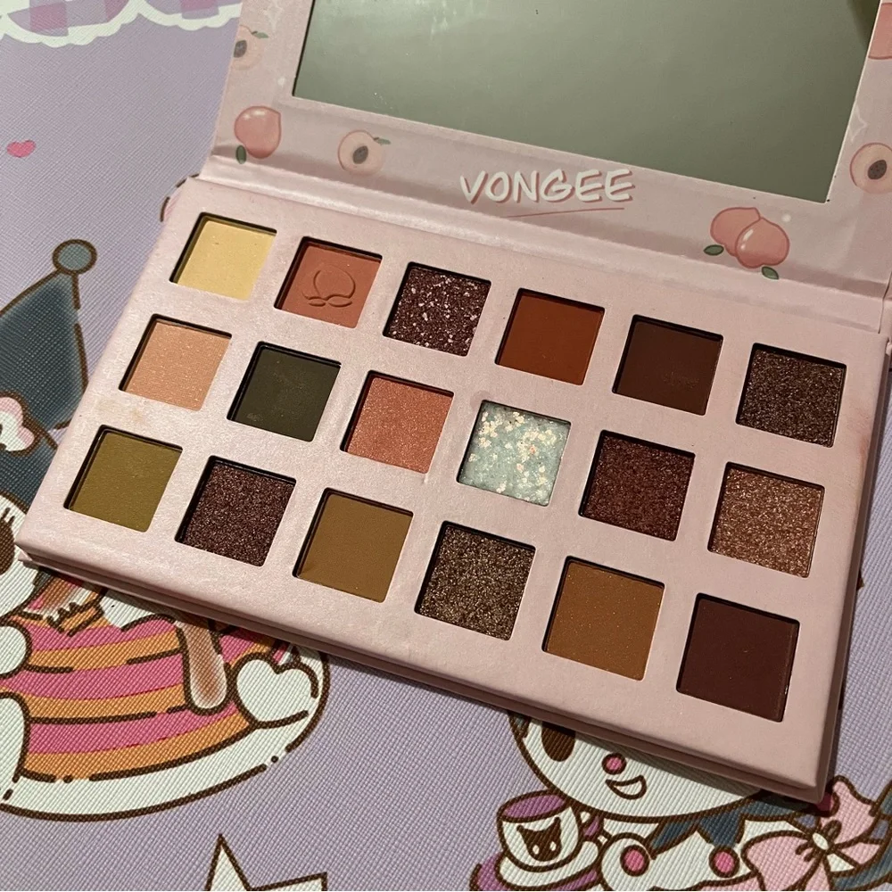 18 Color Neutral Warm-Toned Peach Palette with Squishy Peach